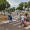 Prefeitura segue cronograma de restauração da sinalização horizontal do trânsito no entorno da Praça e avenidas