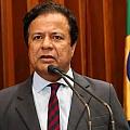 Deputado estadual Amarildo Cruz (PT) usando a tribuna da Assembleia Legislativa. 