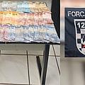 Drogas, celular e dinheiros apreendidos durante a operação