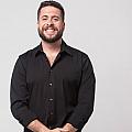 Mauricio vem lotando teatro por onde passa