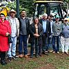Prefeitura de Naviraí recebe retroescavadeira hidráulica para atender agricultores familiares