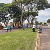 Prefeitura de Naviraí intensifica limpeza dos canteiros centrais e das vias públicas do município